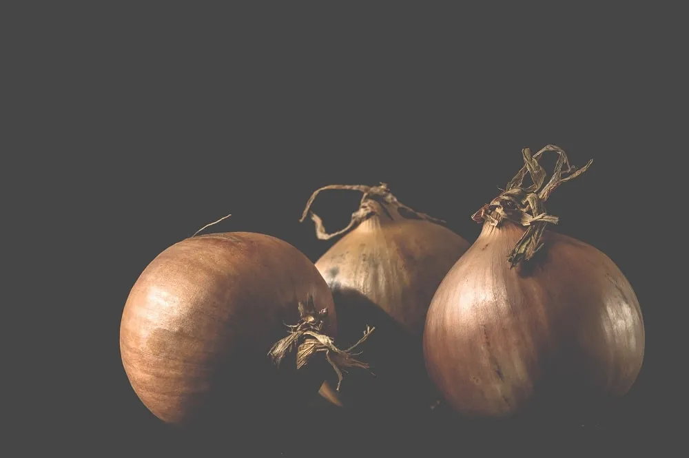 WHAT IS THE HEALTH BENEFIT OF ONIONS?