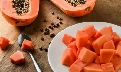 Is it ok to eat grapes and papaya together-