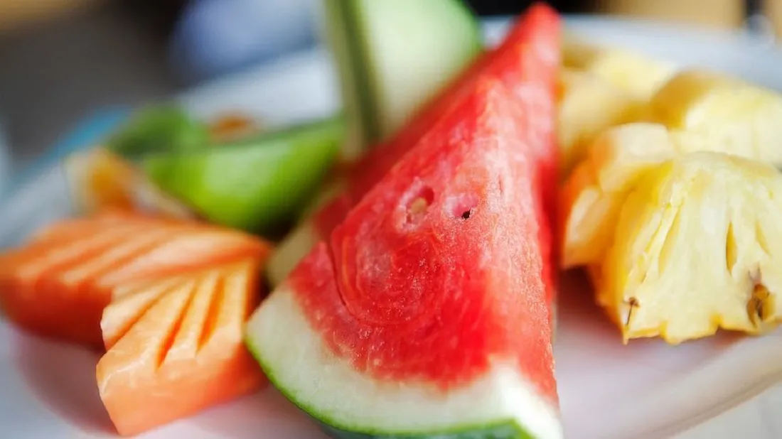 Can we eat papaya and watermelon together?