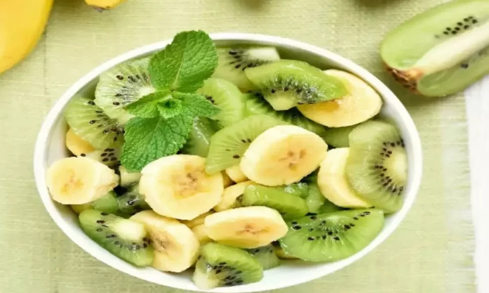 Can We Eat Banana And Kiwi Together?