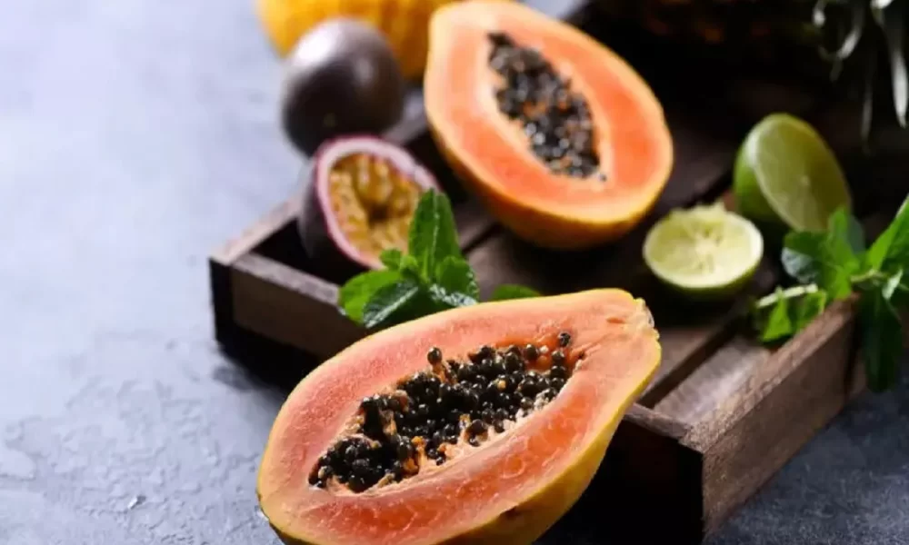 Can we eat papaya after eating egg?