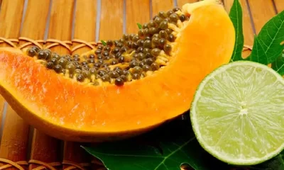 Can we eat papaya and lemon together?