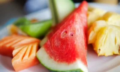 Can we eat papaya and watermelon together?